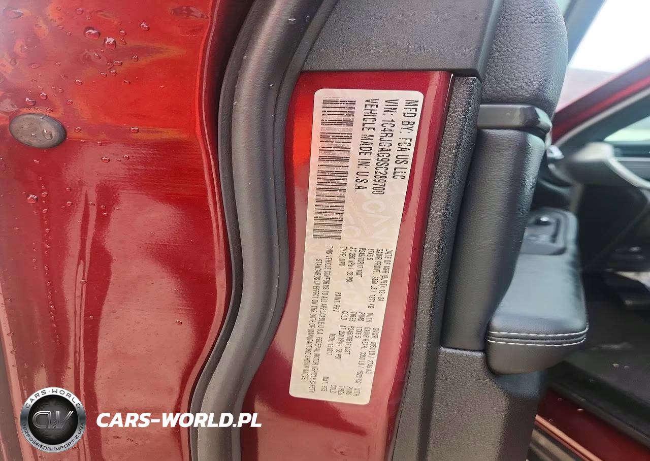 2025 Jeep Grand Cherokee Laredo VIN:1C4RJGAG9SC289700 - 13