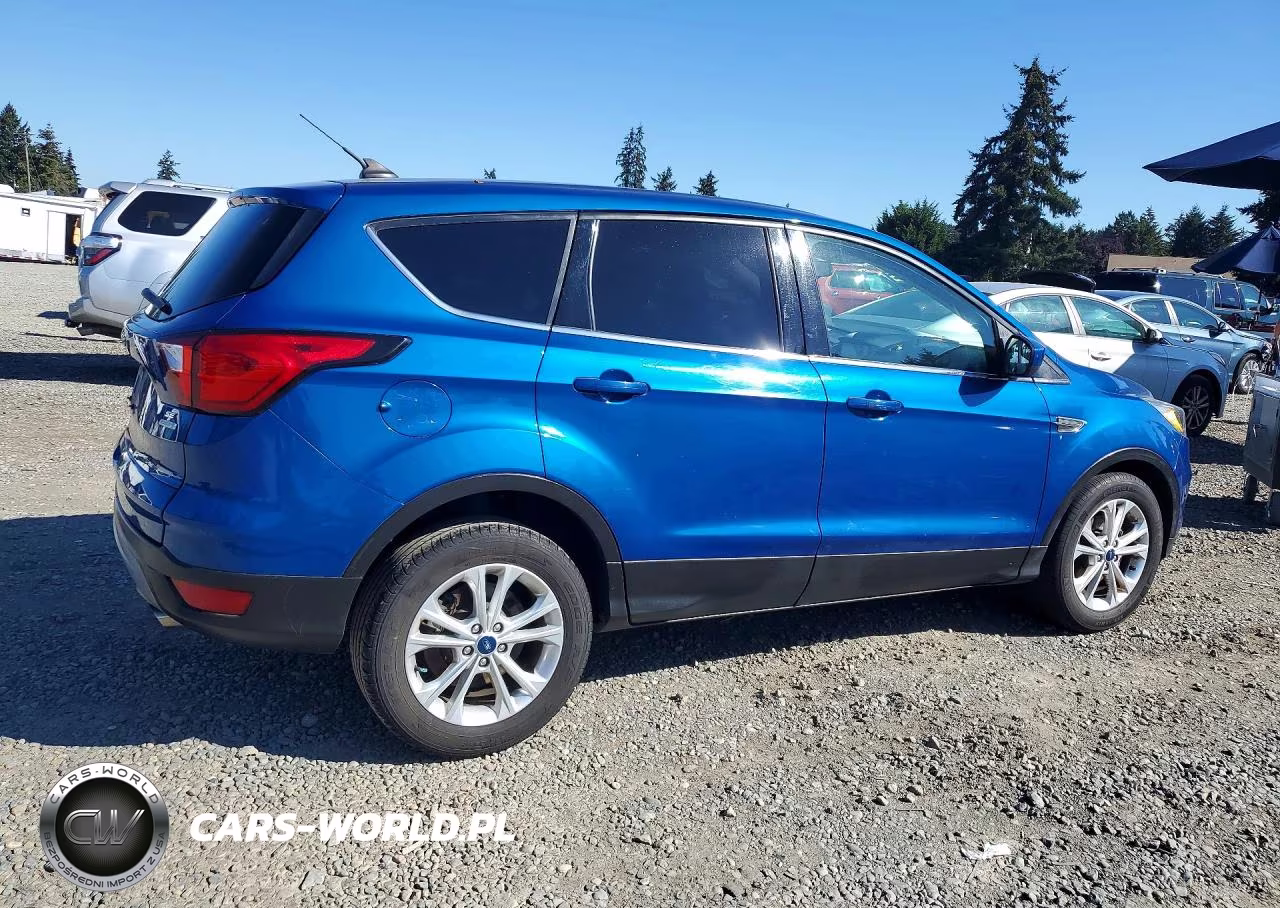 2019 Ford Escape Se VIN:1FMCU0GD1KUA55056 - 3