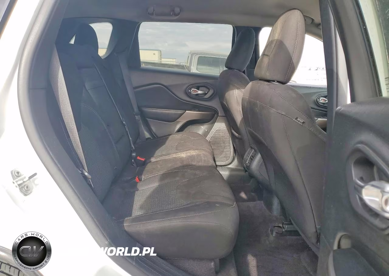 2019 Jeep Cherokee Latitude VIN:1C4PJLCB9KD240878 - 11