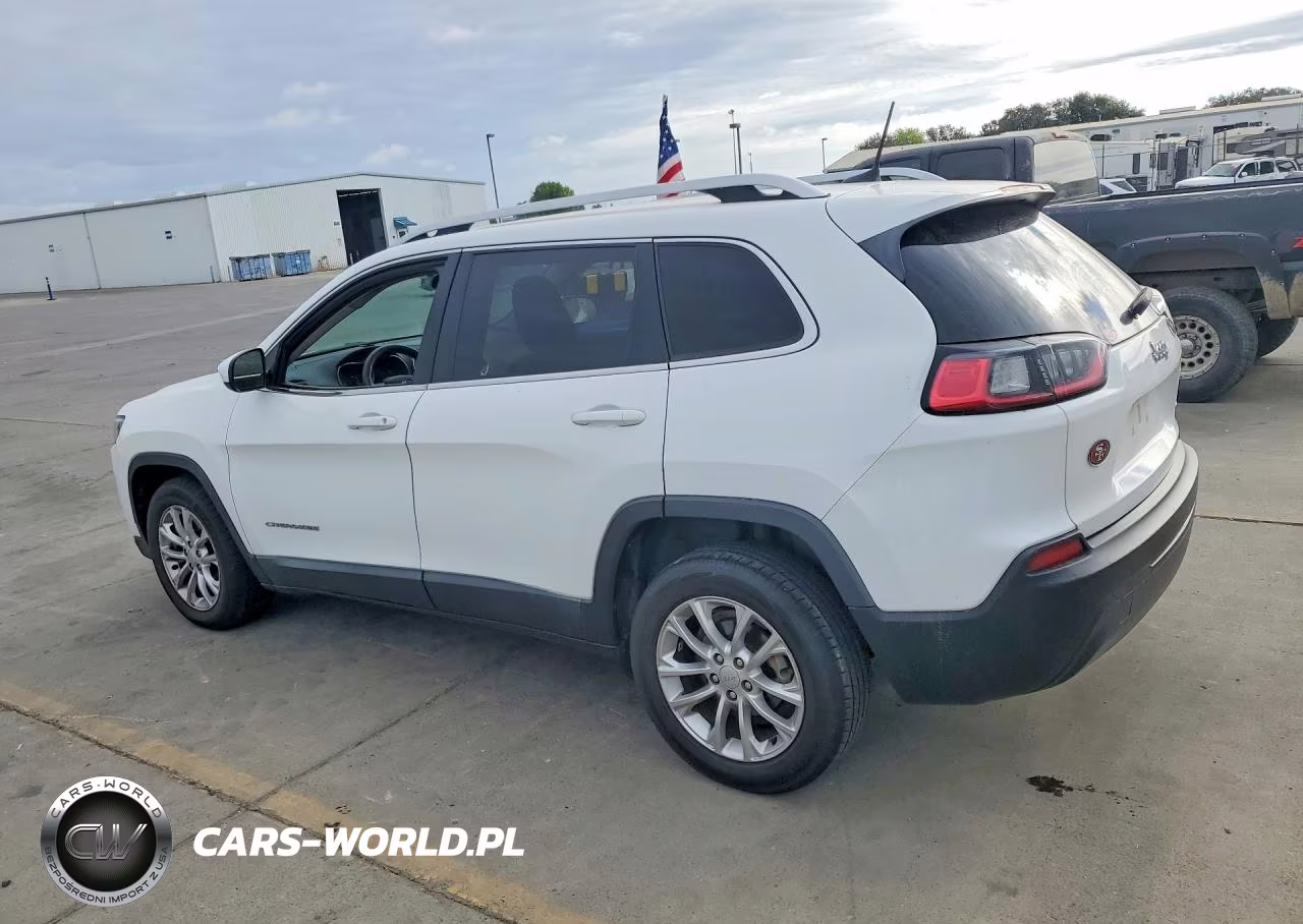 2019 Jeep Cherokee Latitude VIN:1C4PJLCB9KD240878 - 2