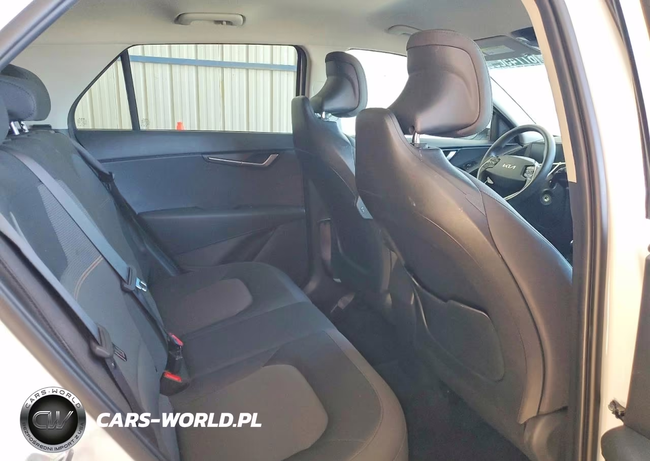 2026 Kia Niro Lx VIN:KNDCP3LEXT5323674 - 10