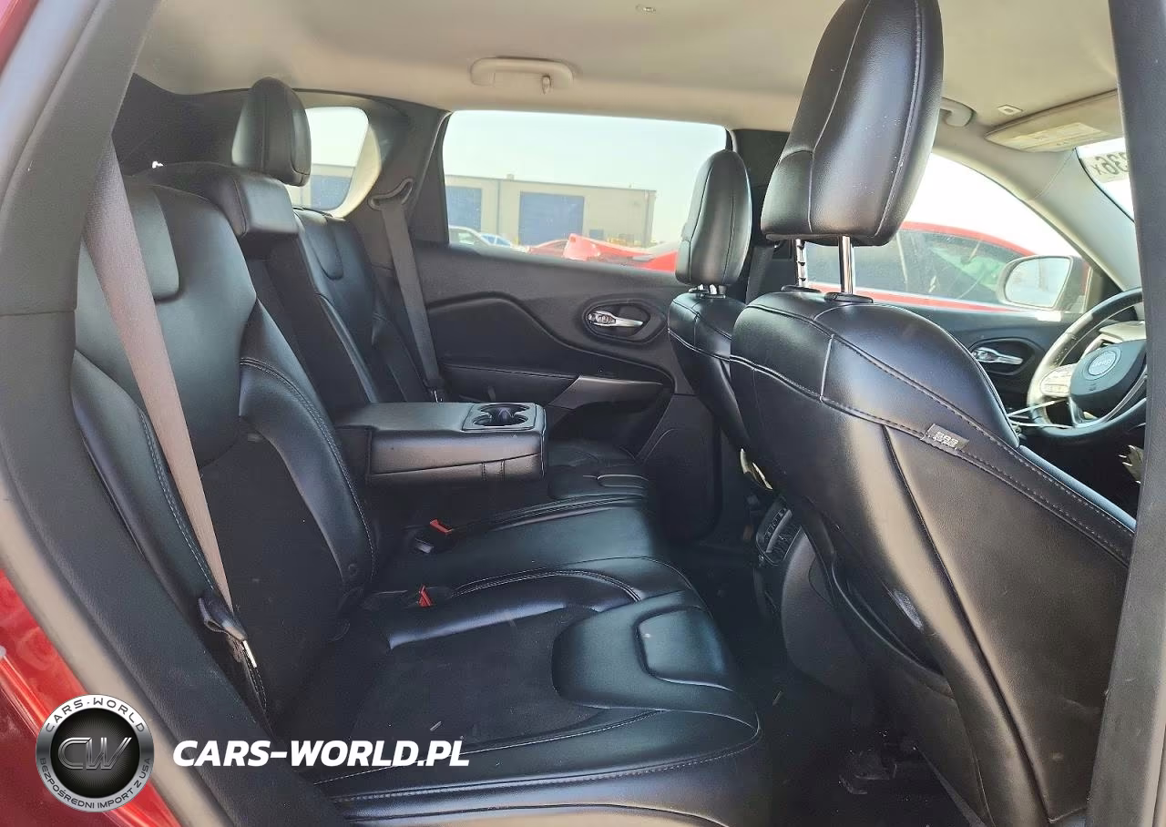 2019 Jeep Cherokee Latitude Plus VIN:1C4PJLLB4KD301537 - 10