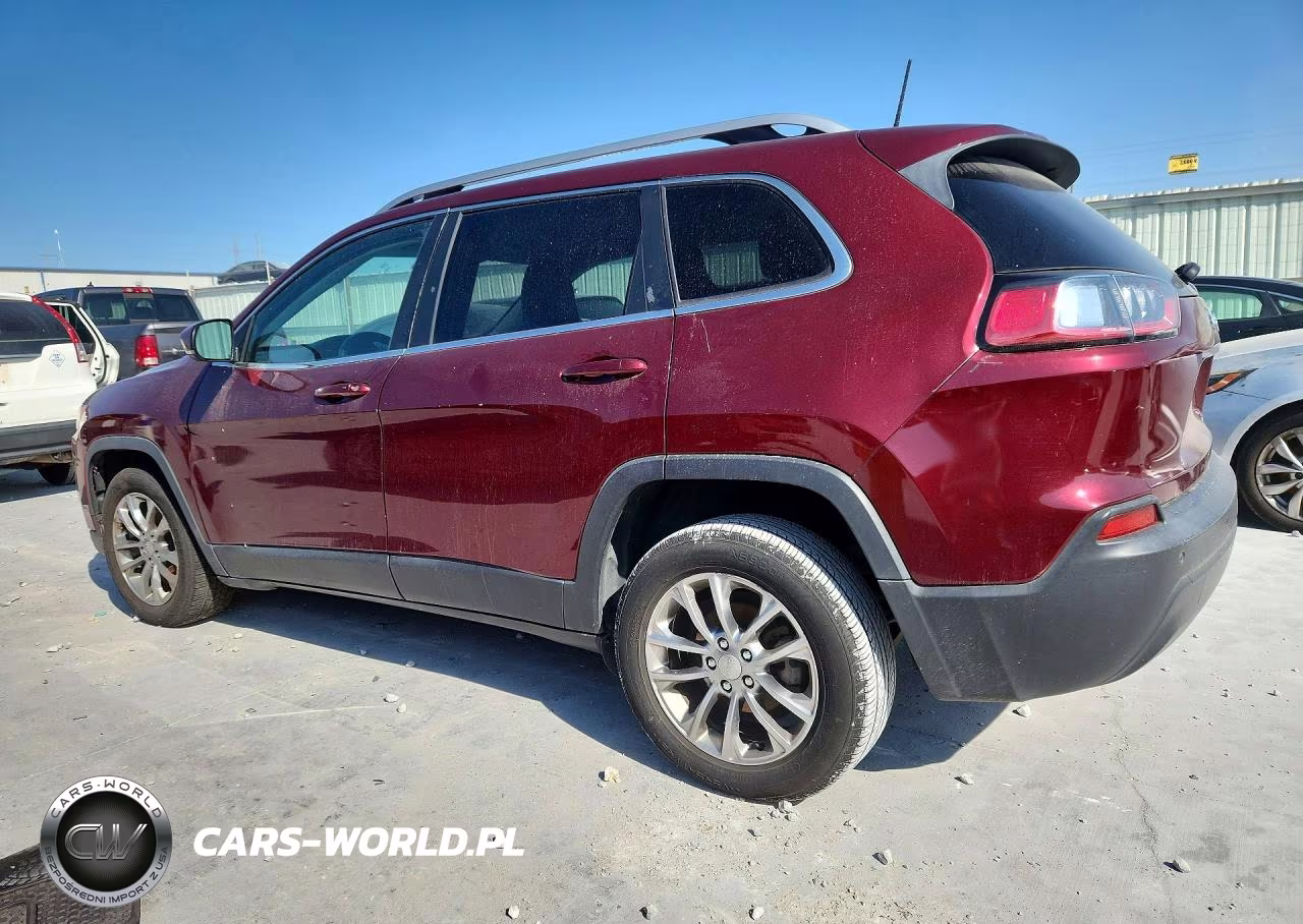 2019 Jeep Cherokee Latitude Plus VIN:1C4PJLLB4KD301537 - 2