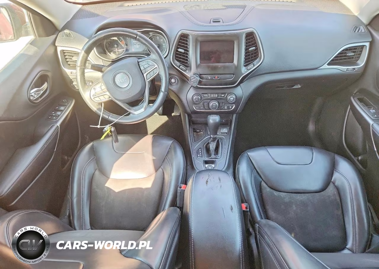 2019 Jeep Cherokee Latitude Plus VIN:1C4PJLLB4KD301537 - 8