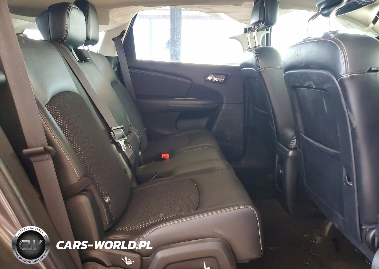 2018 Dodge Journey Crossroad VIN:3C4PDCGG9JT528180 - 10
