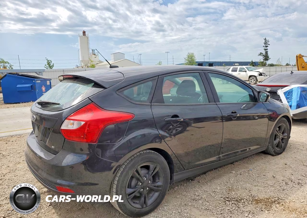 2014 Ford Focus Se VIN:1FADP3K23EL136275 - 3