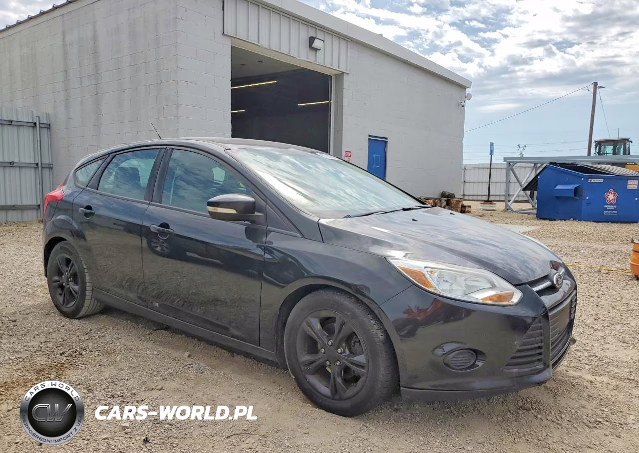 2014 Ford Focus Se VIN:1FADP3K23EL136275 - 4