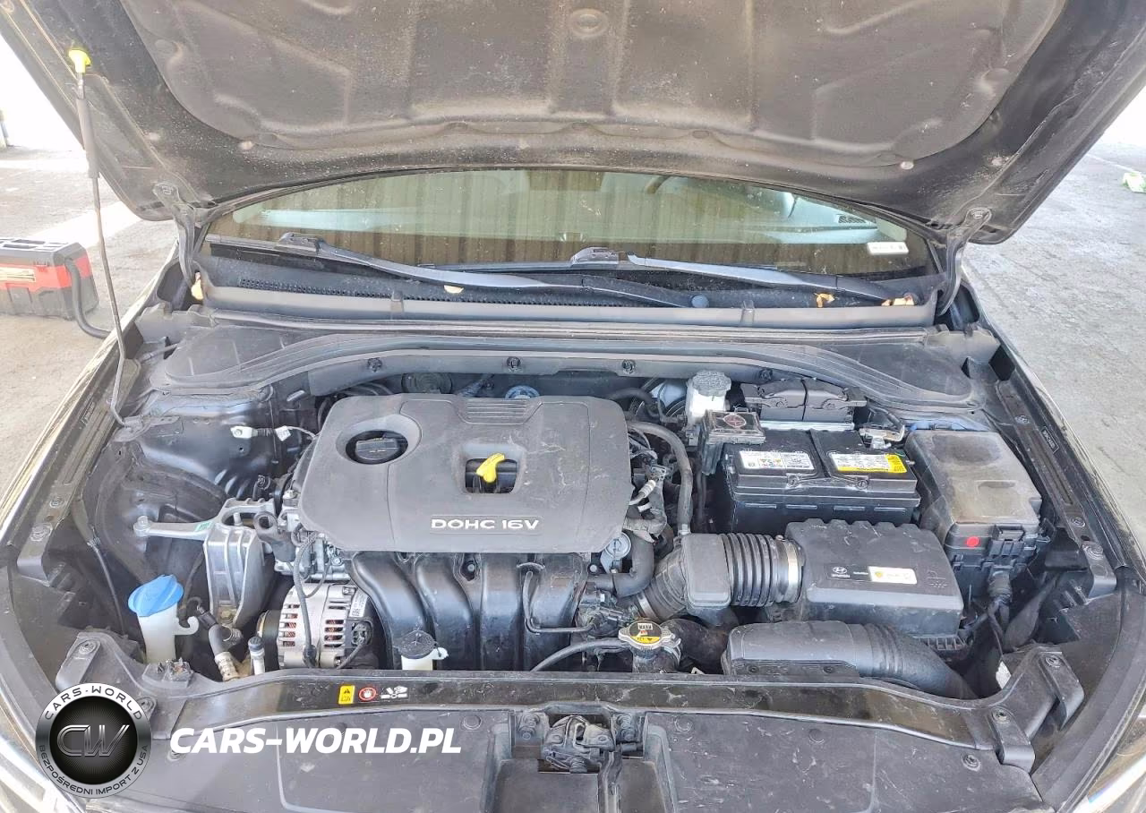 2018 Hyundai Elantra Value Edition VIN:5NPD84LF2JH383025 - 11