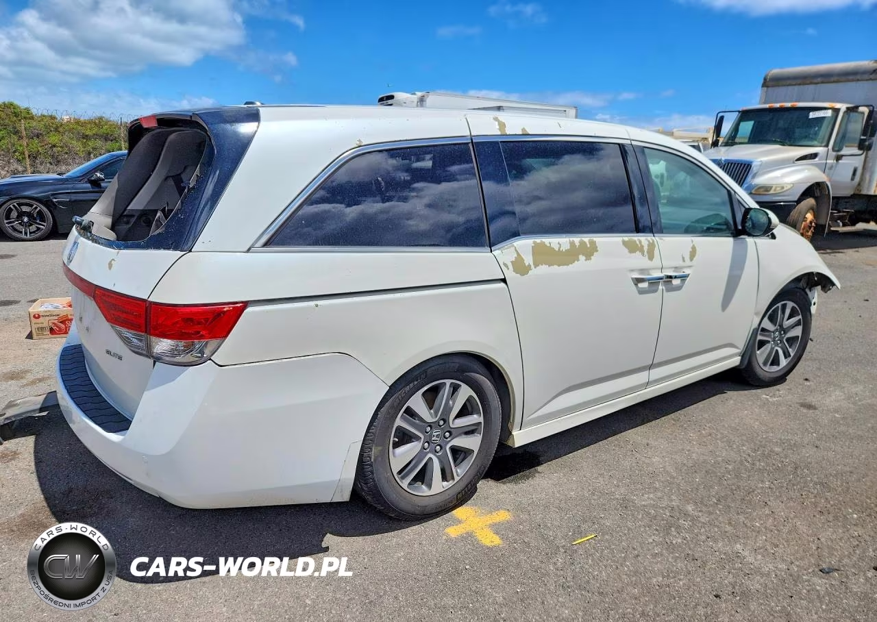 2014 Honda Odyssey Touring VIN:5FNRL5H92EB123337 - 3
