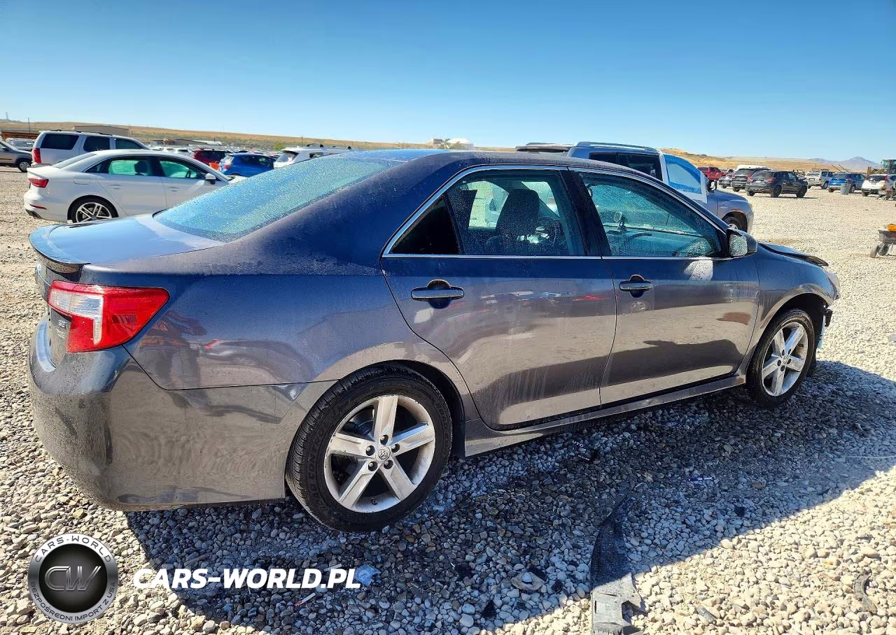 2014 Toyota Camry Se VIN:4T1BF1FK1EU825305 - 3