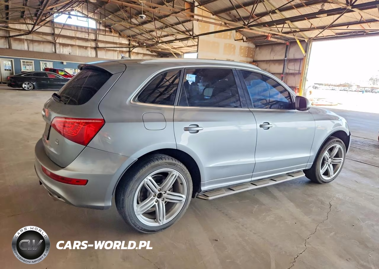 2010 Audi Q5 Premium Plus VIN:WA1MKAFP1AA083255 - 3
