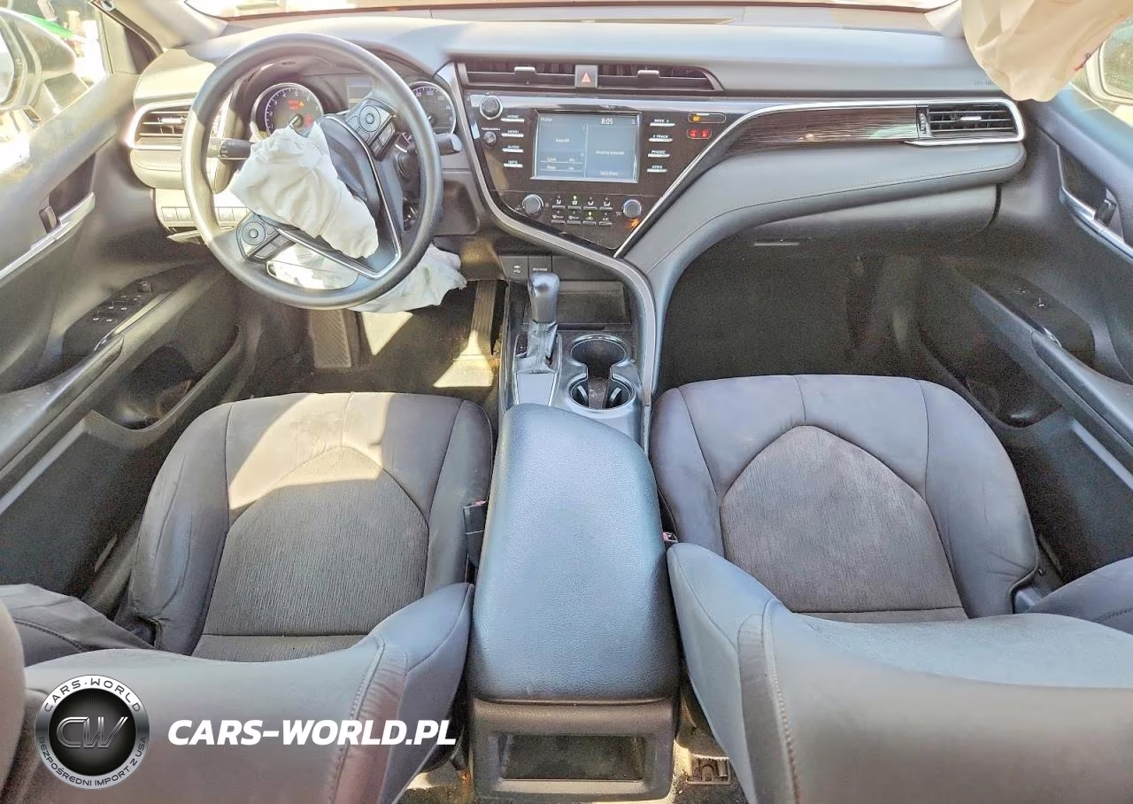2018 Toyota Camry Le VIN:4T1B11HK4JU072584 - 8