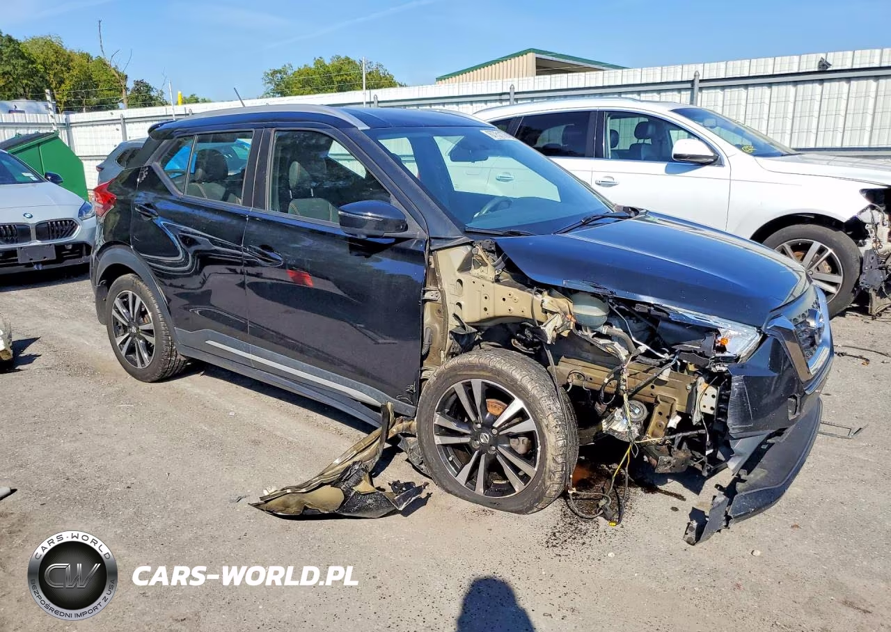 2019 Nissan Kicks Sr VIN:3N1CP5CU0KL514606 - 4