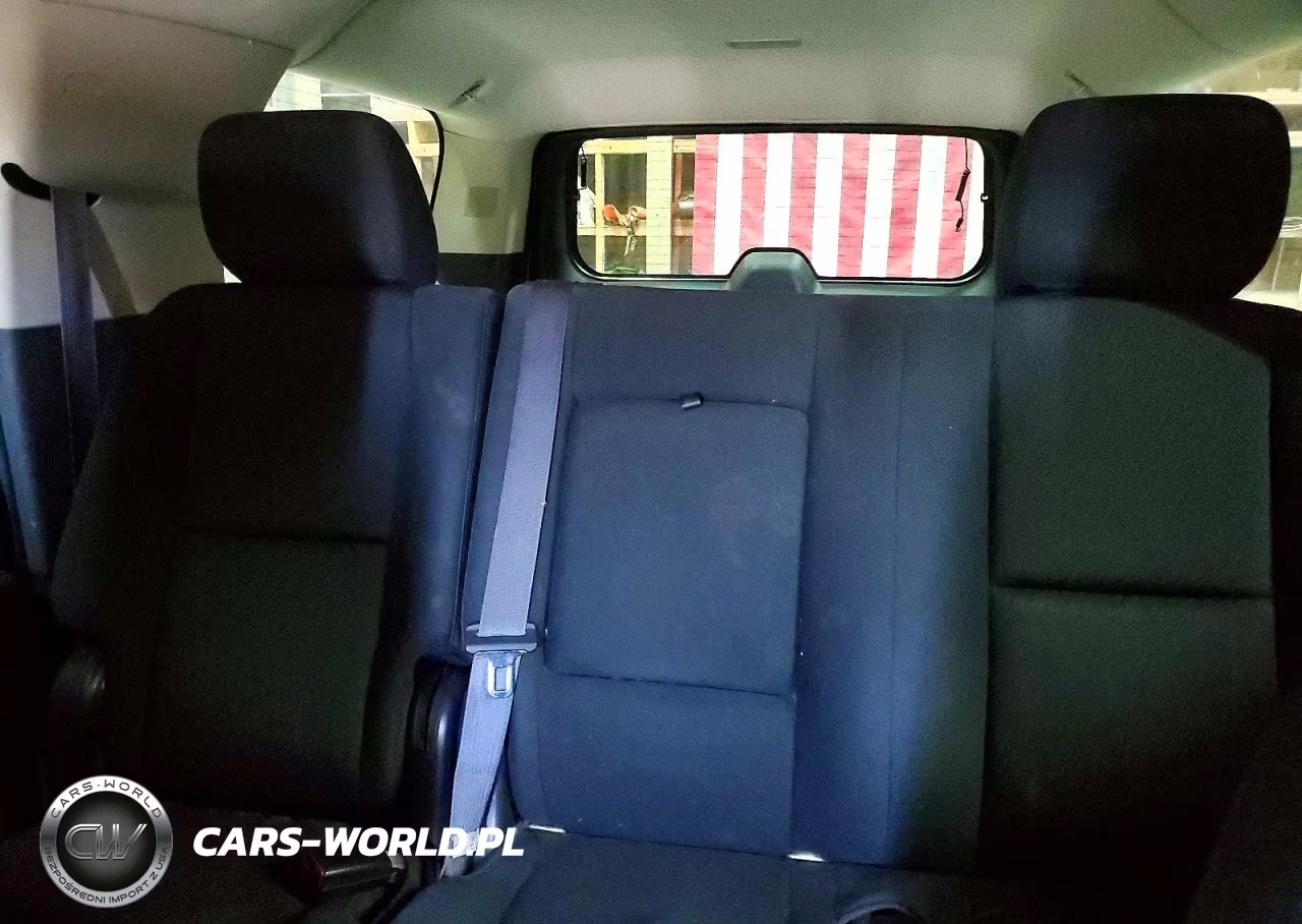 2011 Chevrolet Suburban K1500 Ls VIN:1GNSKHE30BR367331 - 10