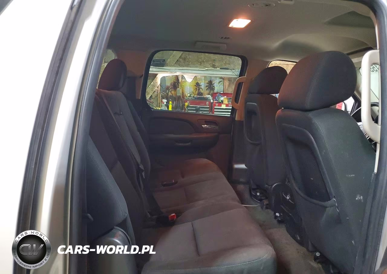 2011 Chevrolet Suburban K1500 Ls VIN:1GNSKHE30BR367331 - 11