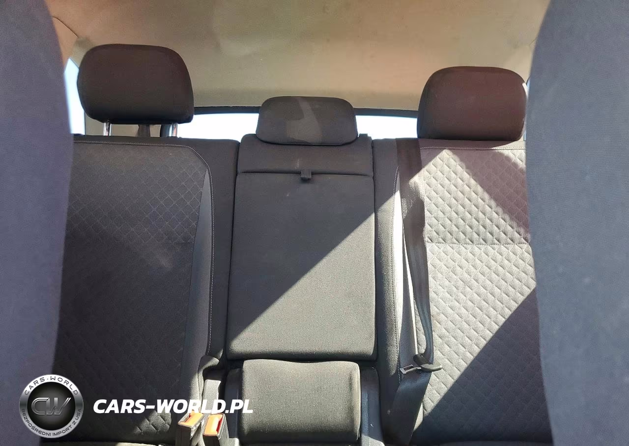 2018 Volkswagen Tiguan S VIN:3VV1B7AX9JM108006 - 10