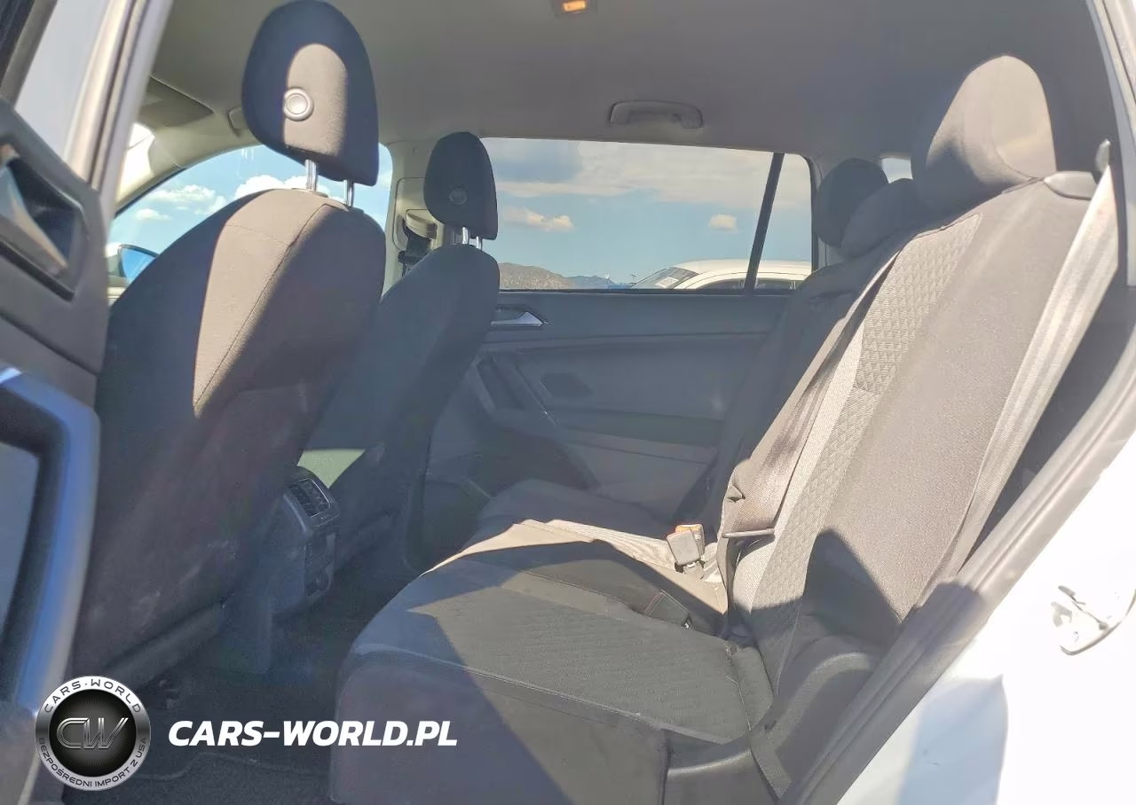 2018 Volkswagen Tiguan S VIN:3VV1B7AX9JM108006 - 11