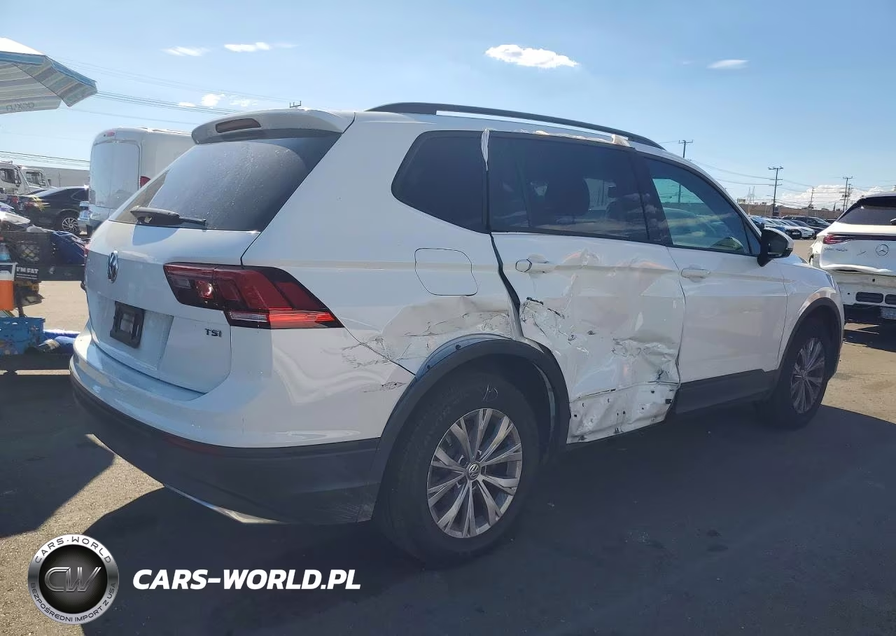 2018 Volkswagen Tiguan S VIN:3VV1B7AX9JM108006 - 3