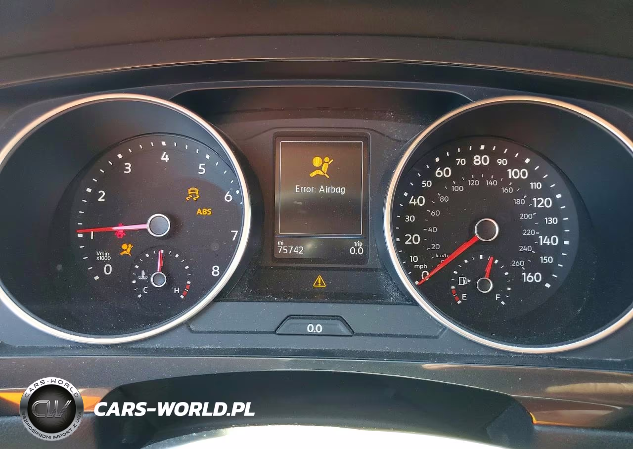 2018 Volkswagen Tiguan S VIN:3VV1B7AX9JM108006 - 9