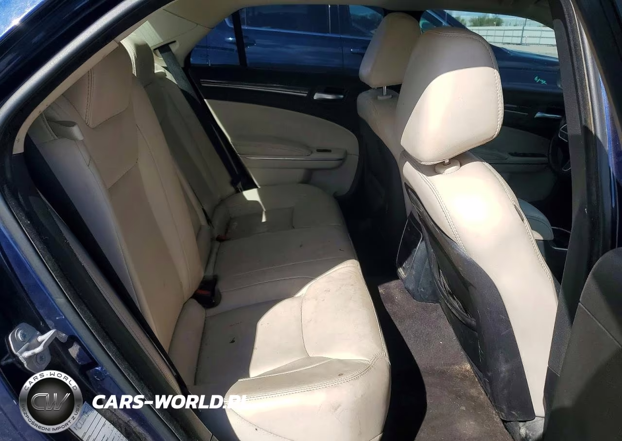 2017 Chrysler 300 Limited VIN:2C3CCAAGXHH591035 - 10