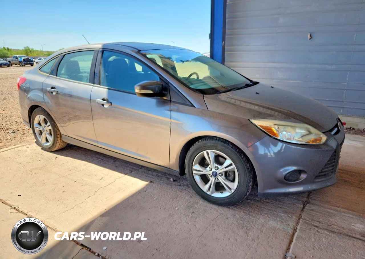 2014 Ford Focus Se VIN:1FADP3F2XEL129592 - 4