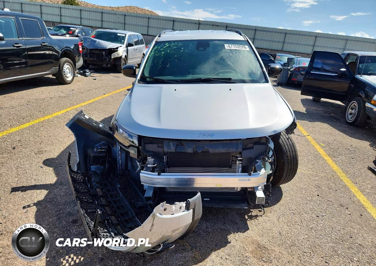 2025 Jeep Compass Latitude VIN:3C4NJDBNXST602042 - 5