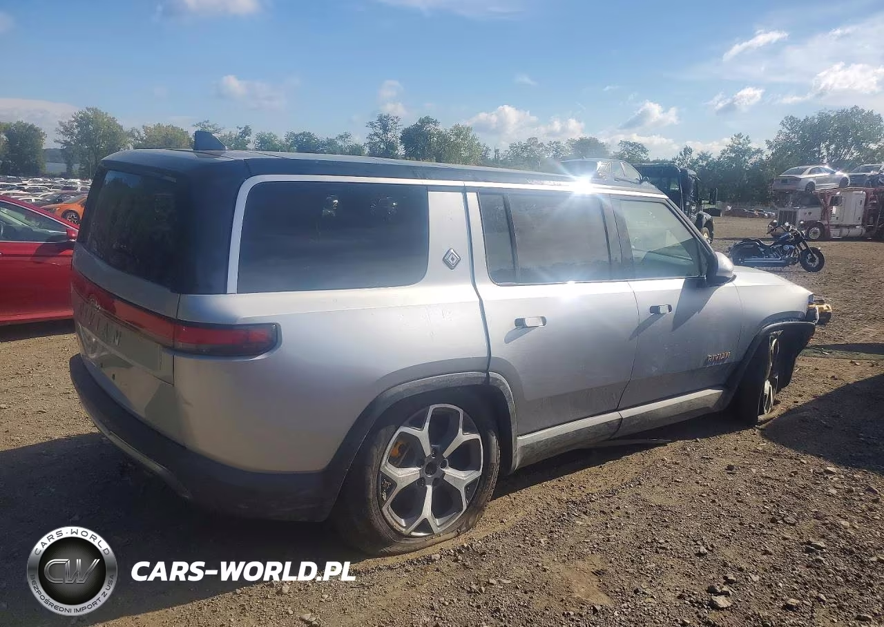 2023 Rivian R1S Adventure VIN:7PDSGABA5PN016149 - 3