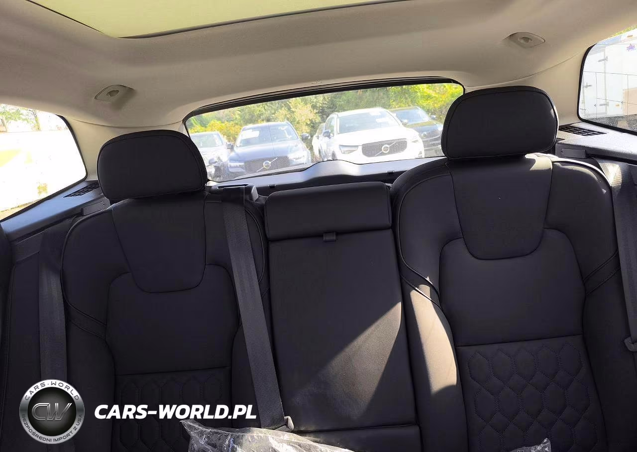 2026 Volvo Xc60 Plus VIN:YV4M12RC2T1336011 - 12