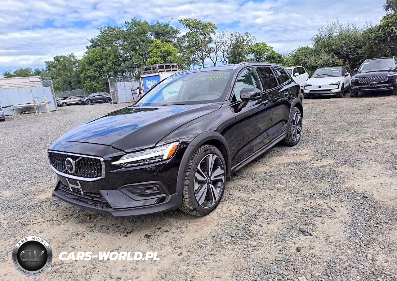 2026 Volvo V60 Cross Country Plus
