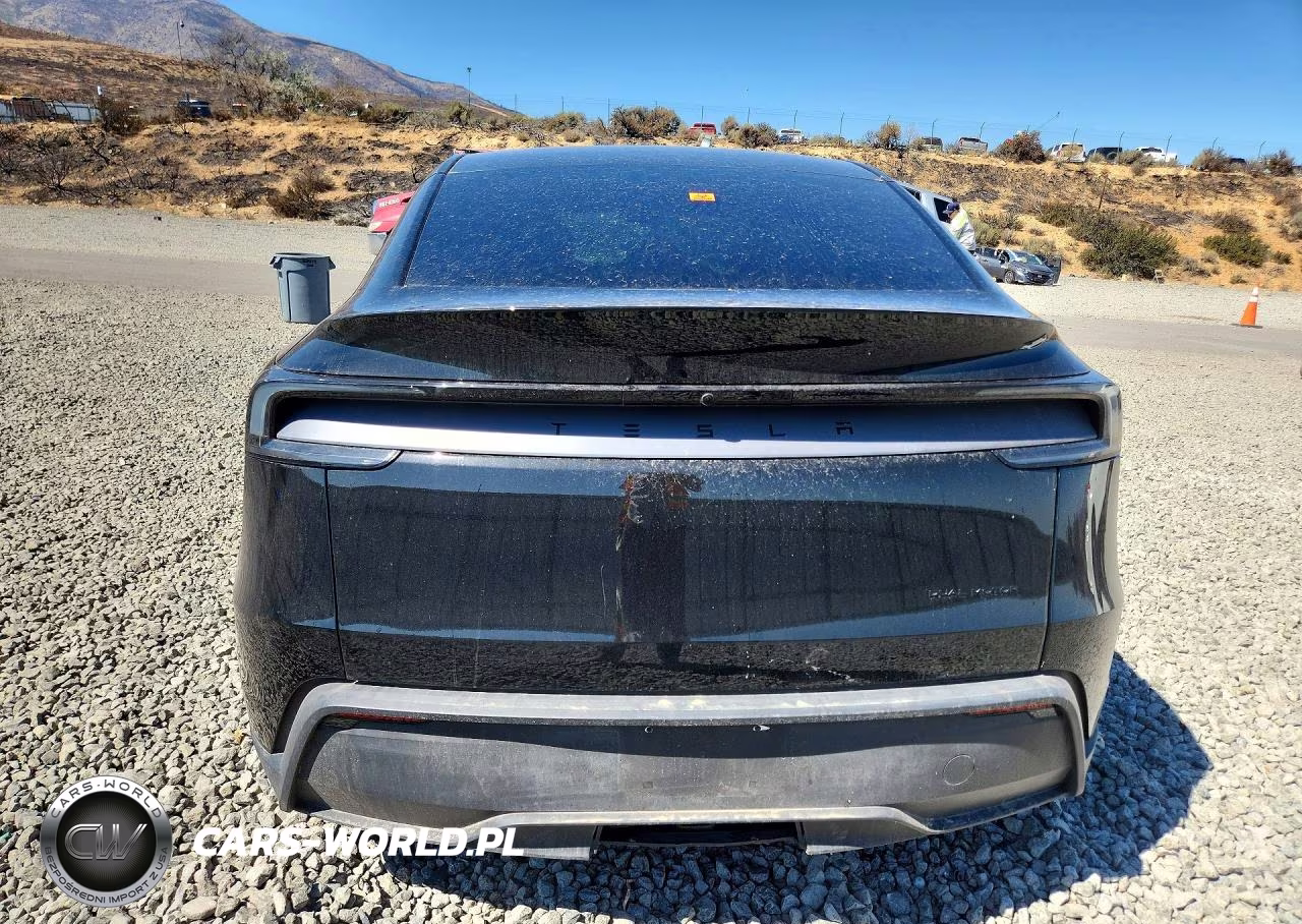 2026 Tesla Model Y VIN:7SAYGDEE6TF574203 - 6