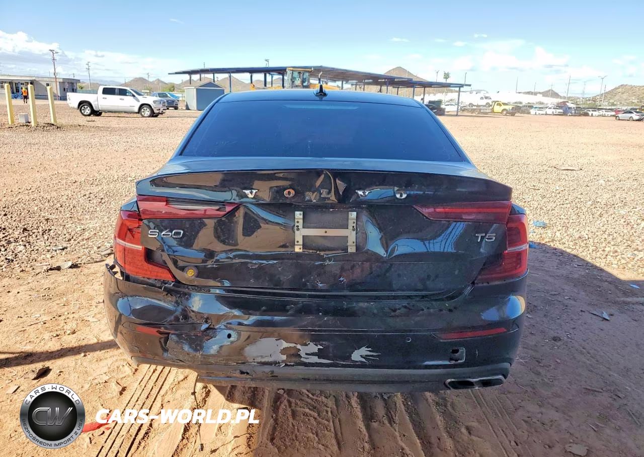 2019 Volvo S60 T5 Momentum VIN:7JR102FK2KG01562 - 6