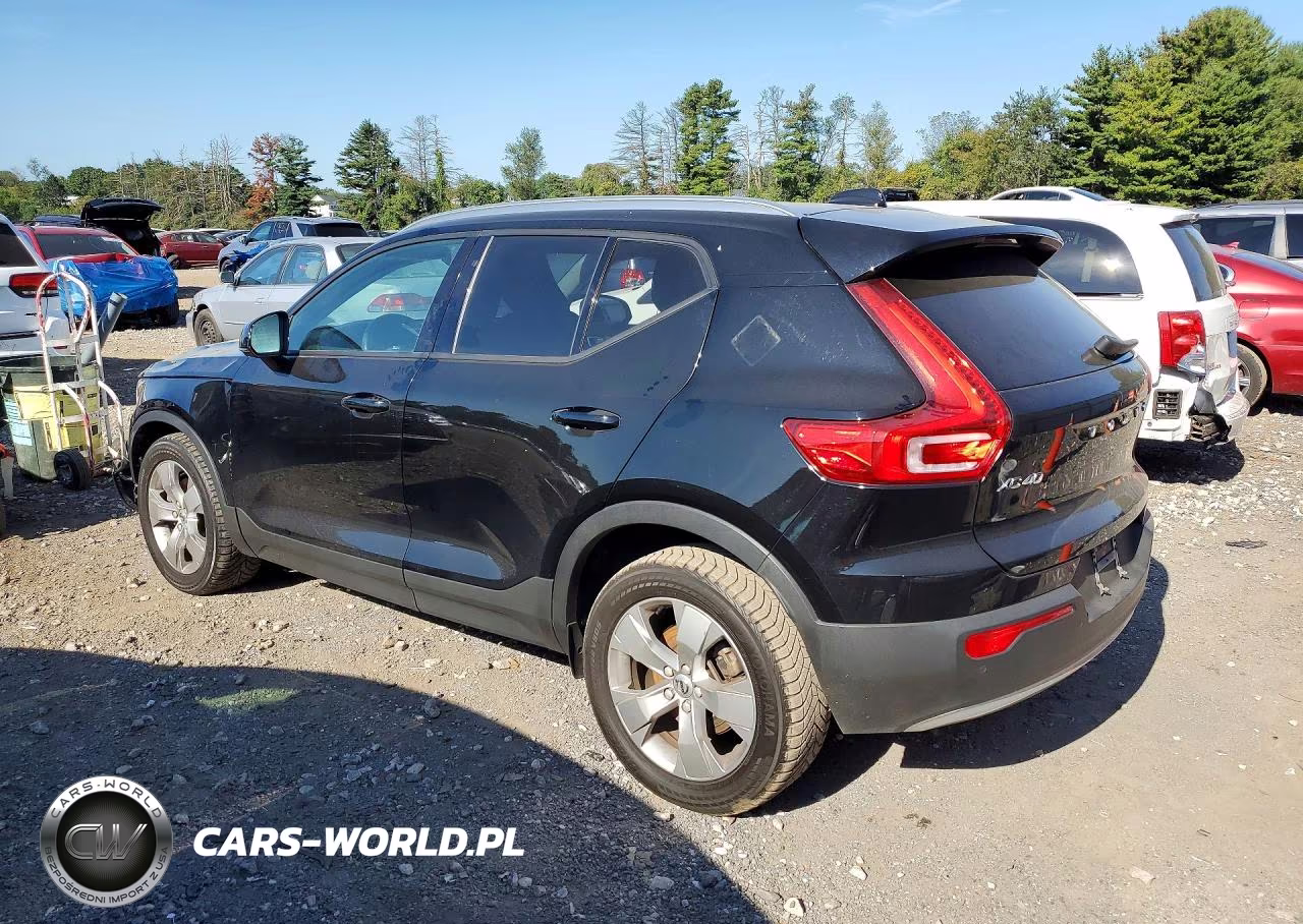 2021 Volvo Xc40 T5 Momentum VIN:YV4162UK3M2424922 - 2