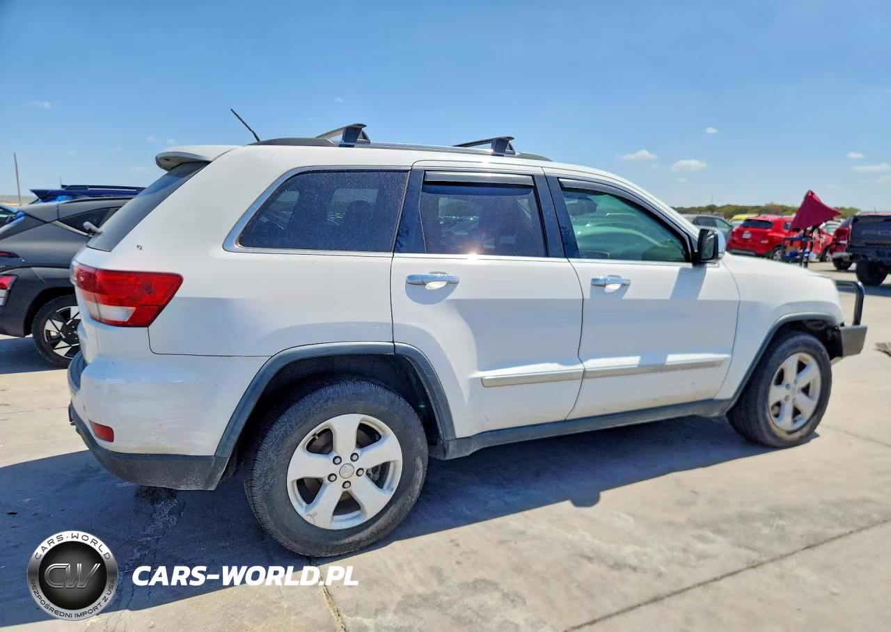 2013 Jeep Grand Cherokee Overland VIN:1C4RJFCT9DC585842 - 3