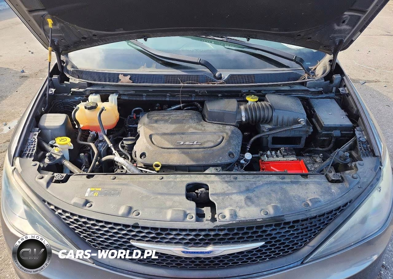 2018 Chrysler Pacifica L VIN:2C4RC1AG9JR193305 - 12