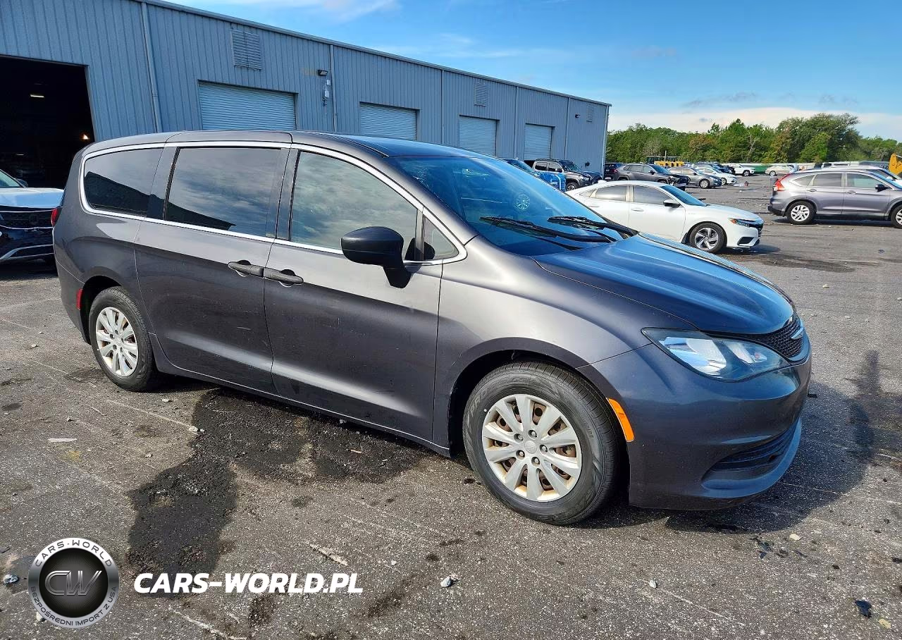2018 Chrysler Pacifica L VIN:2C4RC1AG9JR193305 - 4