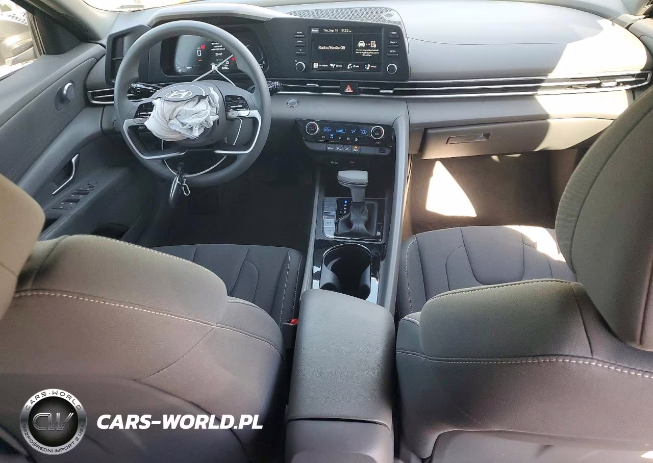 2026 Hyundai Elantra Hybrid Blue VIN:KMHLM4DJ3TU185164 - 8