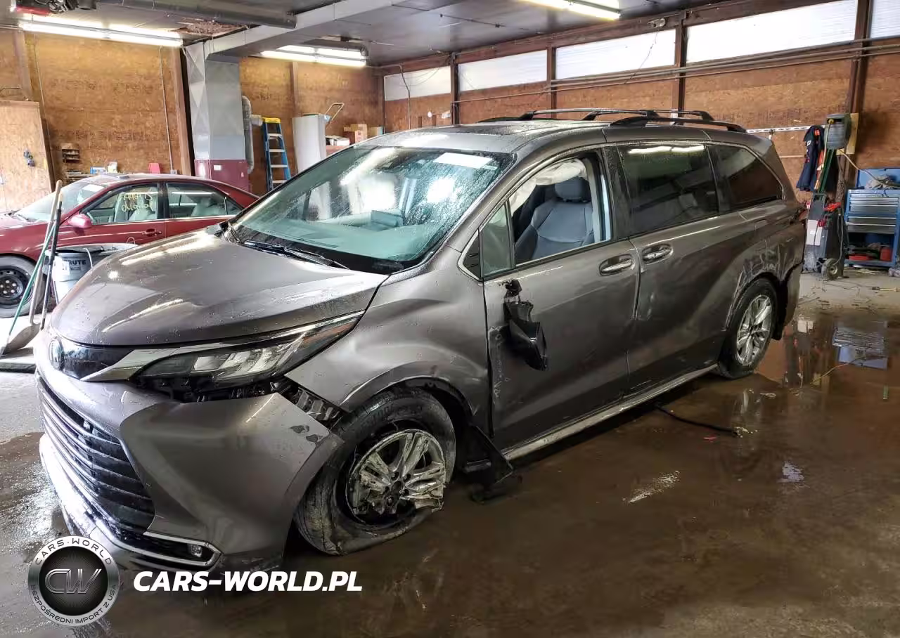 2022 Toyota Sienna Xle