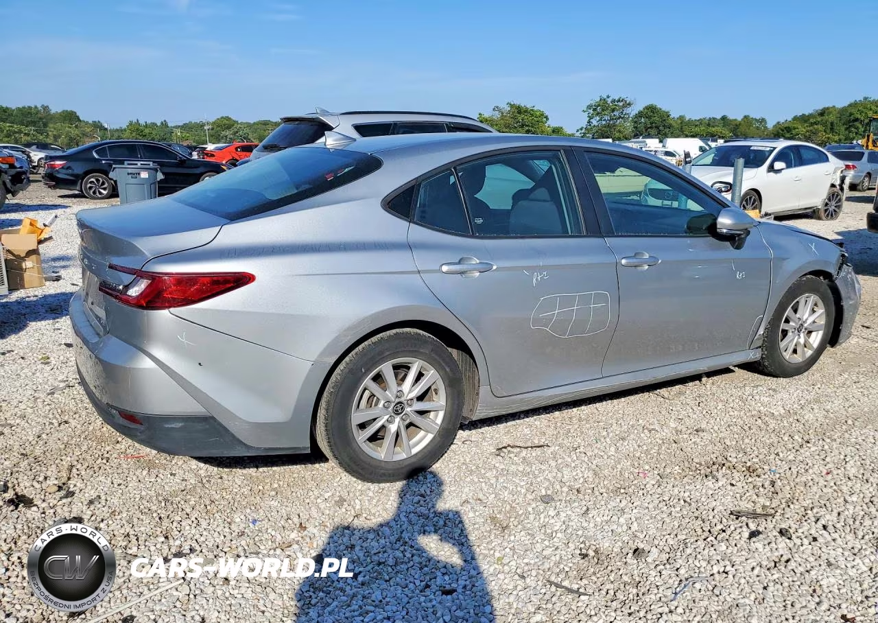 2025 Toyota Camry Le VIN:4T1DAACK0SU019916 - 3