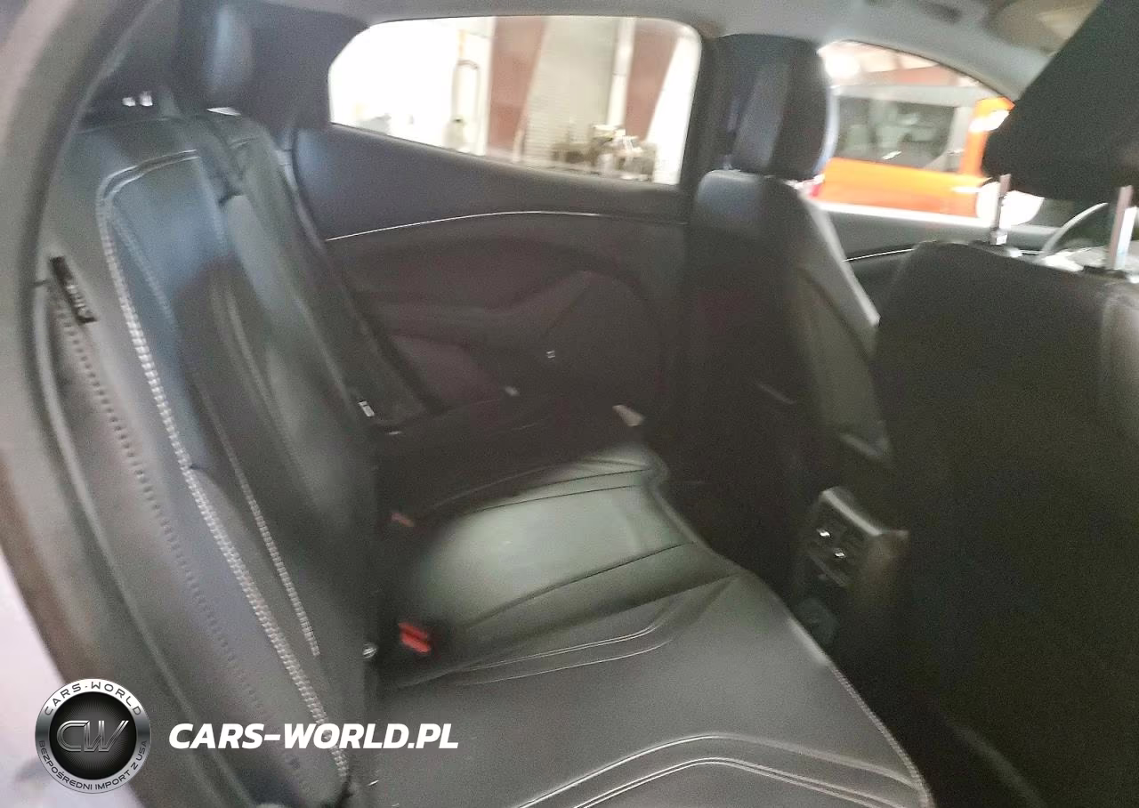 2022 Ford Mustang Mach-E Premium VIN:3FMTK3SU3NMA50349 - 10