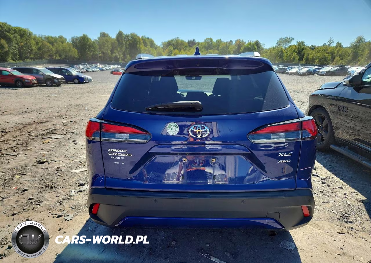 2022 Toyota Corolla Cross Xle VIN:7MUDAABG2NV032053 - 6