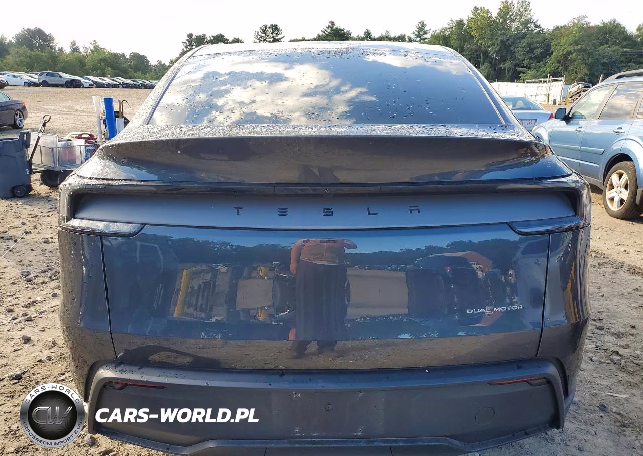 2026 Tesla Model Y VIN:7SAYGDEE6TA582220 - 6