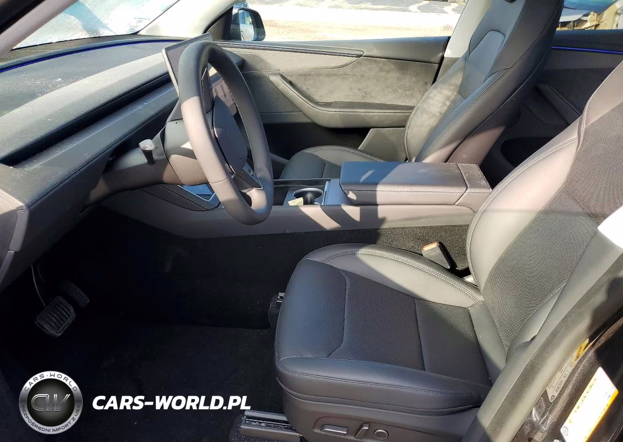 2026 Tesla Model Y VIN:7SAYGDEE6TA582220 - 7