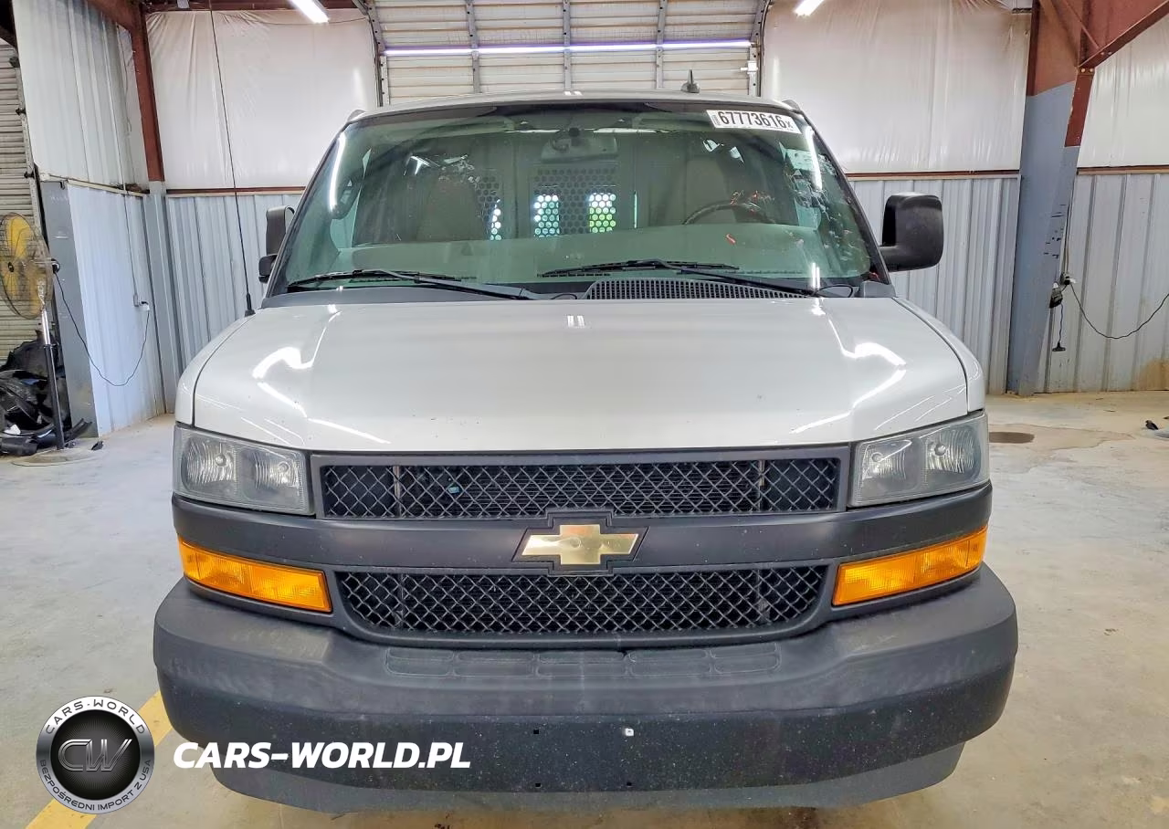 2018 Chevrolet Express 2500 Delivery Van VIN:1GCWGAFP5J1309328 - 5