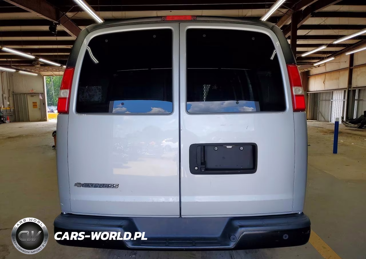 2018 Chevrolet Express 2500 Delivery Van VIN:1GCWGAFP5J1309328 - 6