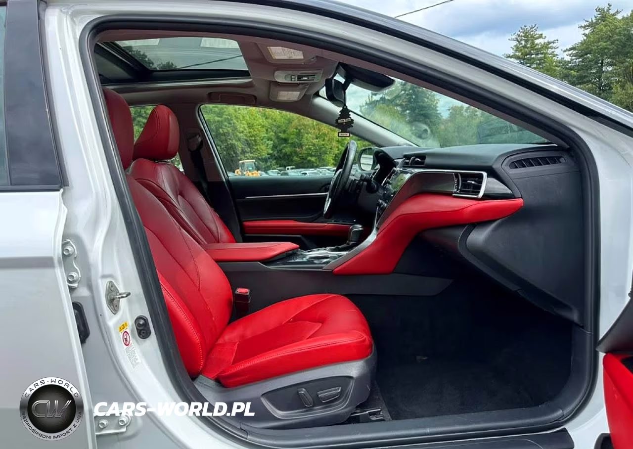 2018 Toyota Camry Xse VIN:4T1B61HK7JU082205 - 9