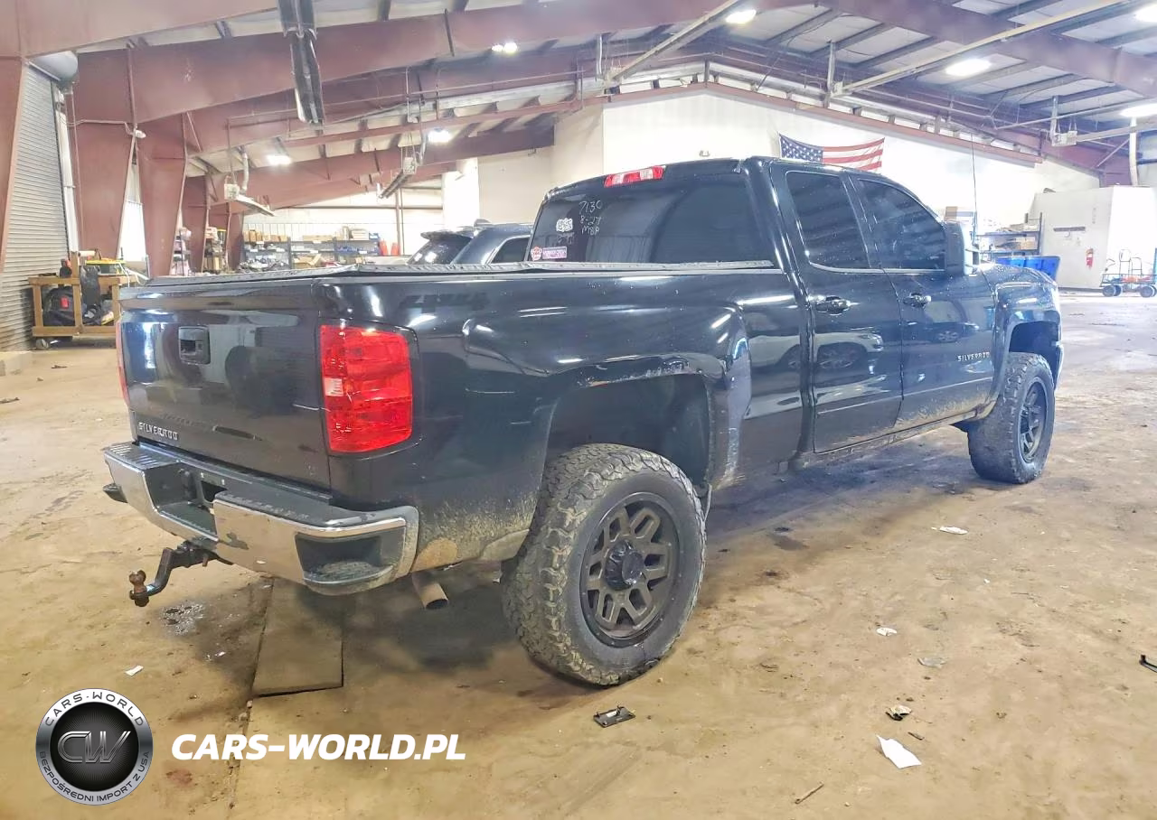 2018 Chevrolet Silverado K1500 Lt VIN:1GCVKREC6JZ307130 - 3