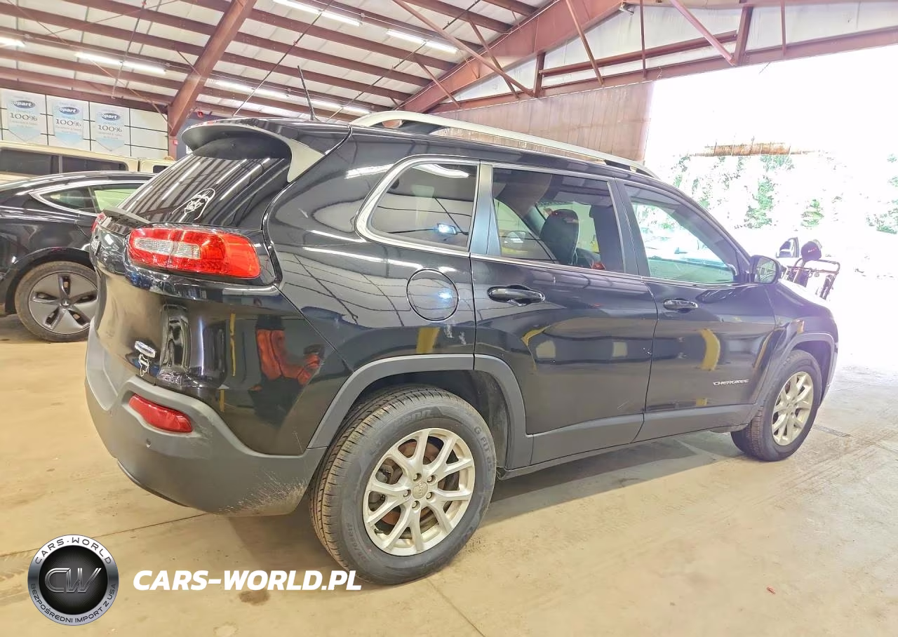 2018 Jeep Cherokee Latitude Plus VIN:1C4PJMLBXJD520992 - 3