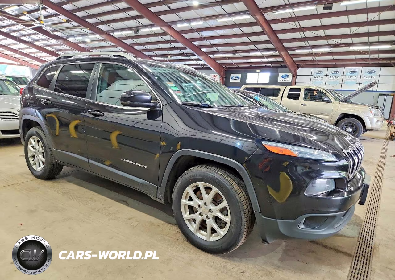2018 Jeep Cherokee Latitude Plus VIN:1C4PJMLBXJD520992 - 4