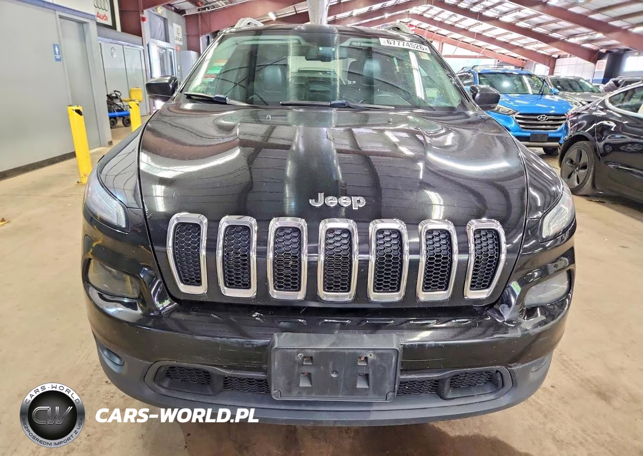 2018 Jeep Cherokee Latitude Plus VIN:1C4PJMLBXJD520992 - 5