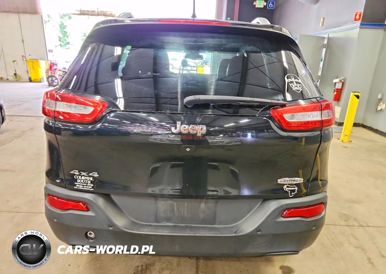 2018 Jeep Cherokee Latitude Plus VIN:1C4PJMLBXJD520992 - 6